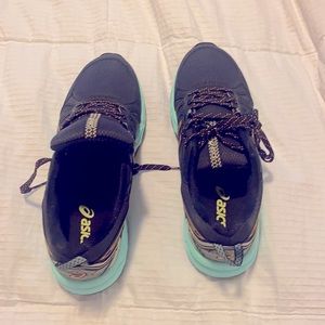 ASICS Size 9M Black/Orange/Green